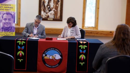 The signing of Maverick (Nursing) Advance (Transfer) Plan, or “MAP,” between the Associate of Science in Nursing degree from Lac Courte Oreilles Ojibwe College in Hayward, Wisconsin and the Registered Nurse (RN) Baccalaureate Completion degree from Minnesota State Mankato