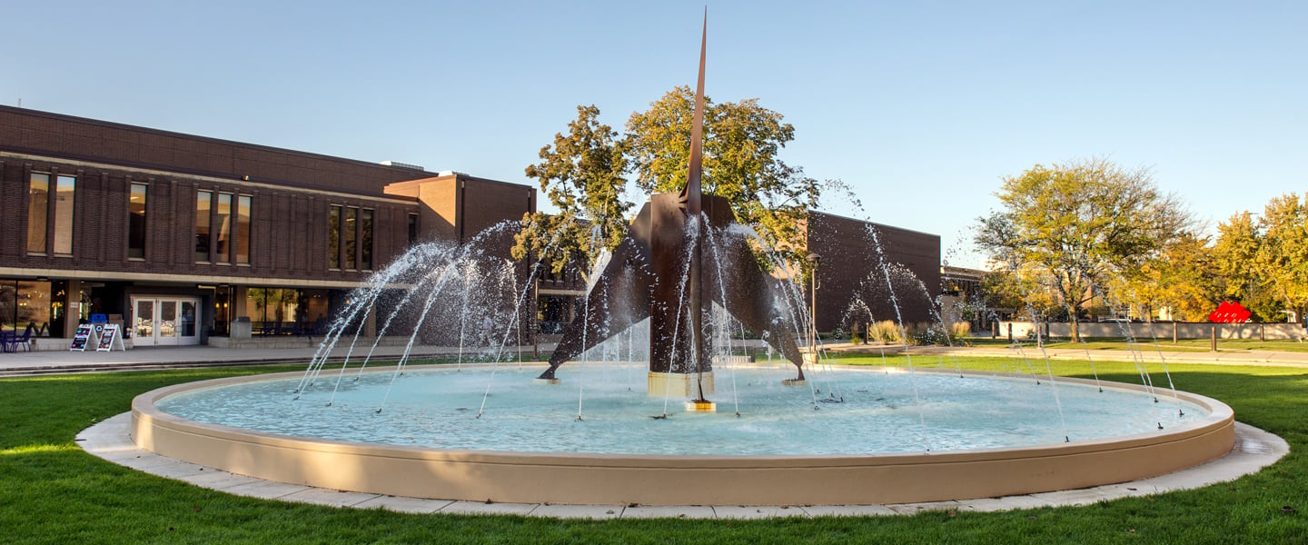 The water fountain at Minnesota State University, Mankato on a sunny late afternoon