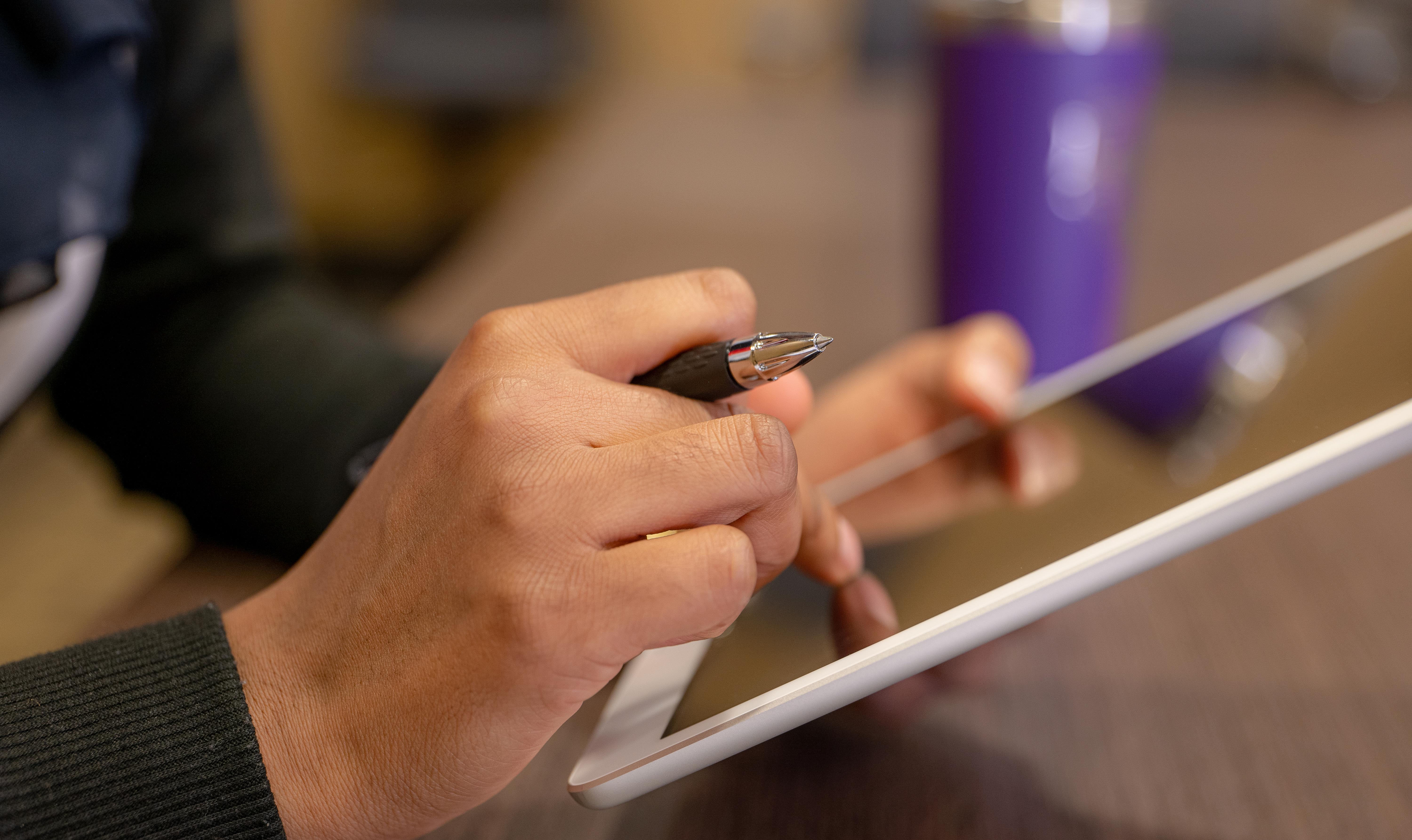 image of digital device and pen